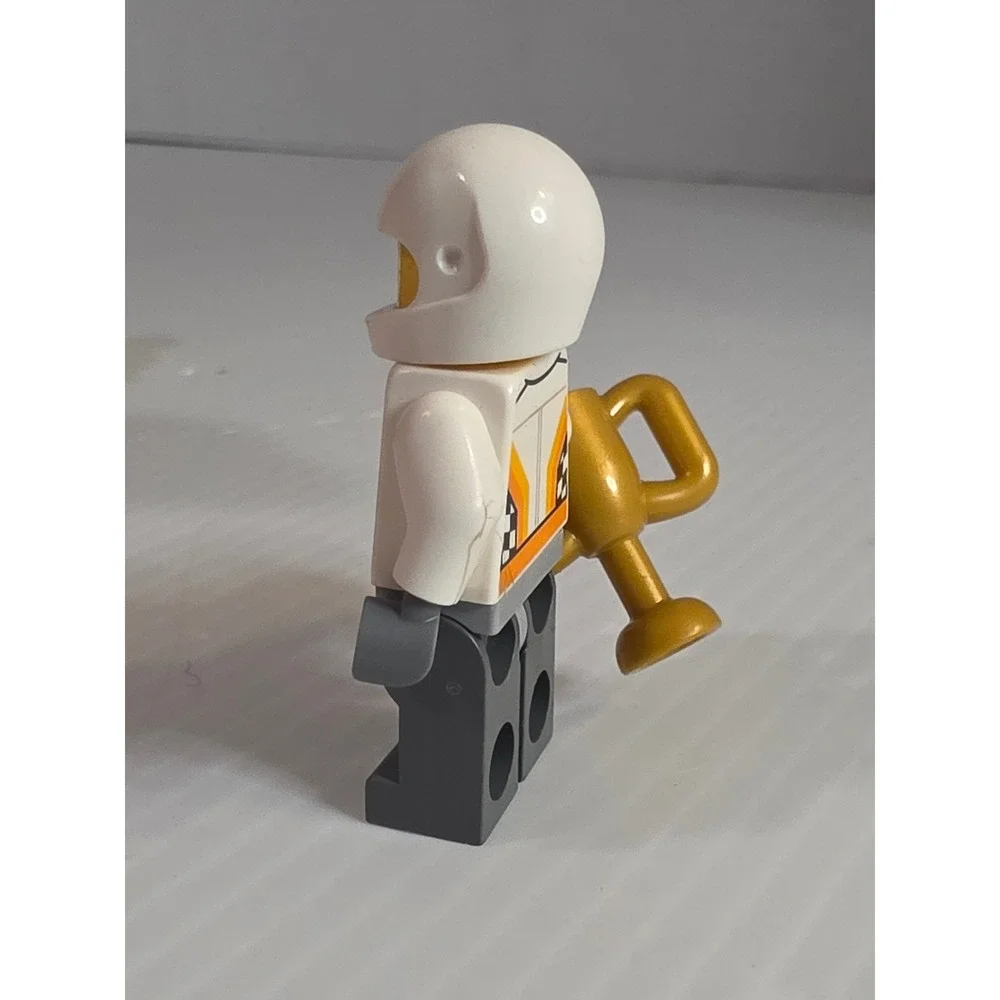 LEGO Minifigure Small Multicolor Fair cty0476 Female‎ Racer Trophy
